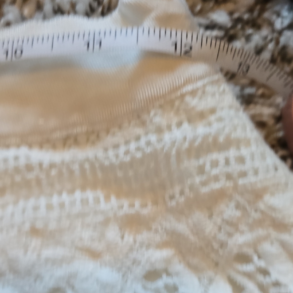 Abercrombie & Fitch Cream Lace Mini Skirt - Picture 4 of 7